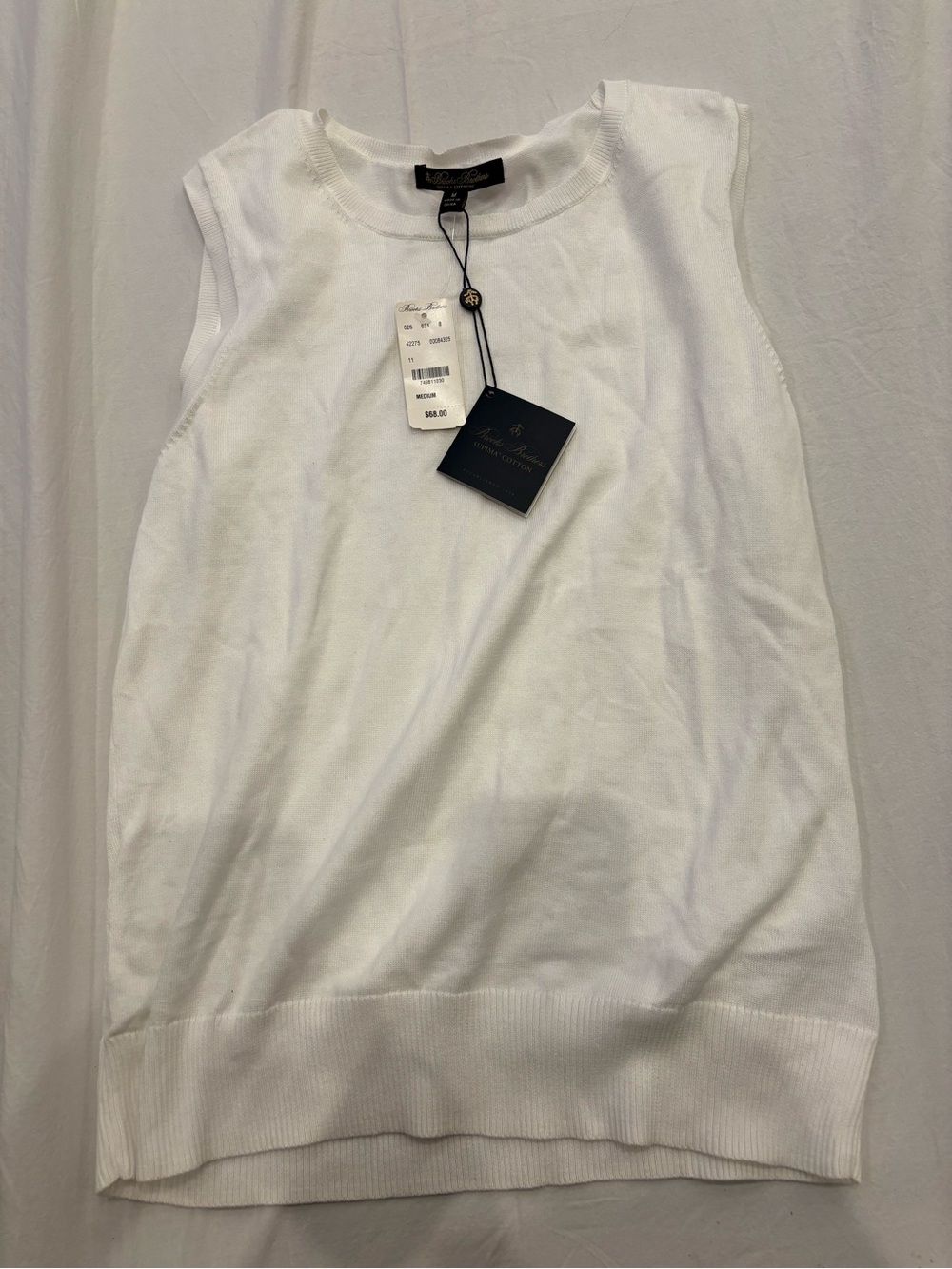 Lot of two Sleeveless Knit Top in black and white